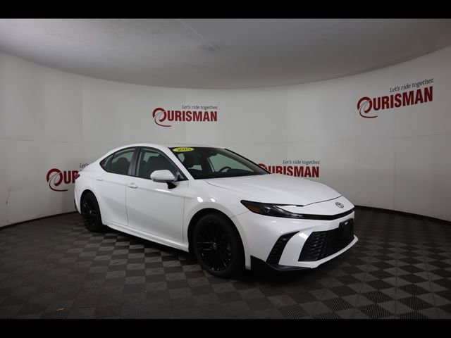 Used 2025 Toyota Camry SE w/ Convenience Package image 16