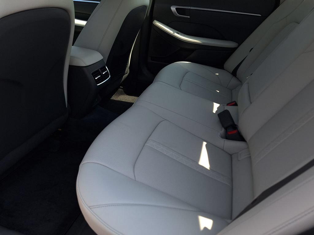 Certified 2025 Hyundai Sonata Limited FWD image 12
