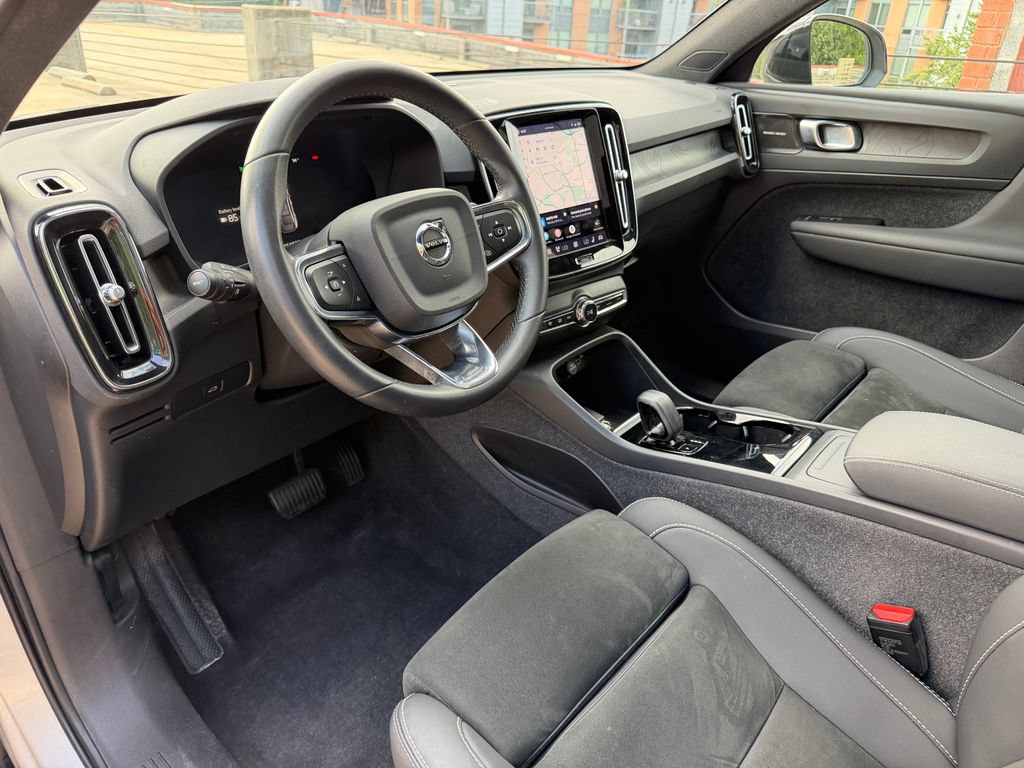 Certified 2023 Volvo C40 P8 Recharge Ultimate w/ Protection Package Premier AWD/4WD image 8