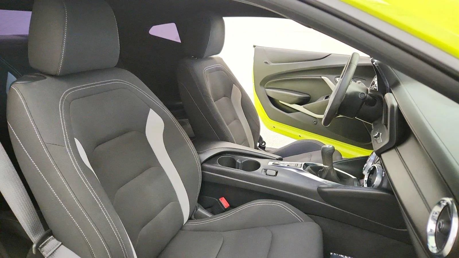 Used 2019 Chevrolet Camaro LT w/ 1LE Track Performance Package RWD image 29