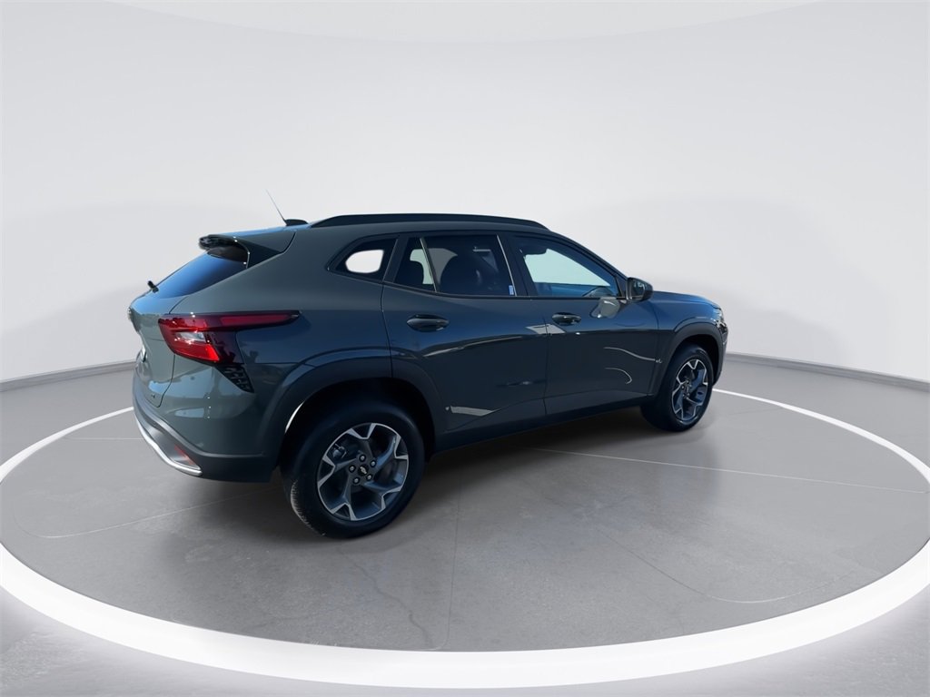 New 2026 Chevrolet Trax LT w/ Driver Confidence Package image 8