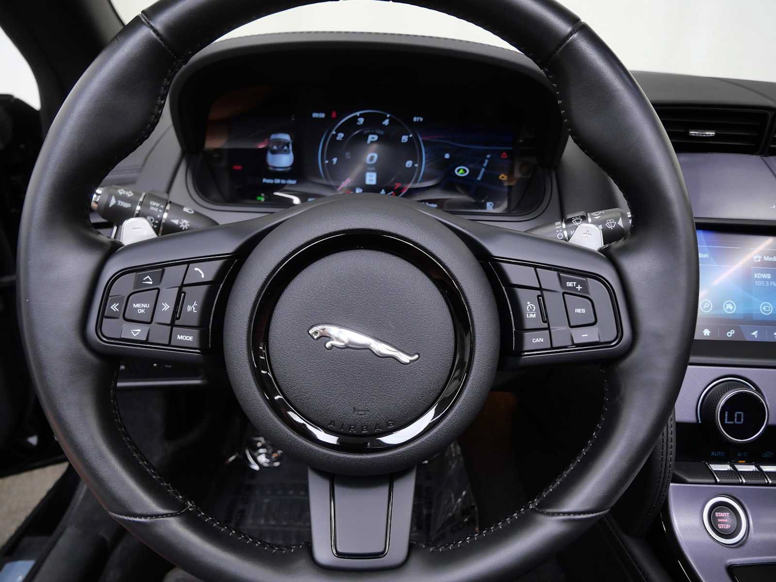 Used 2023 Jaguar F-TYPE Convertible RWD image 28