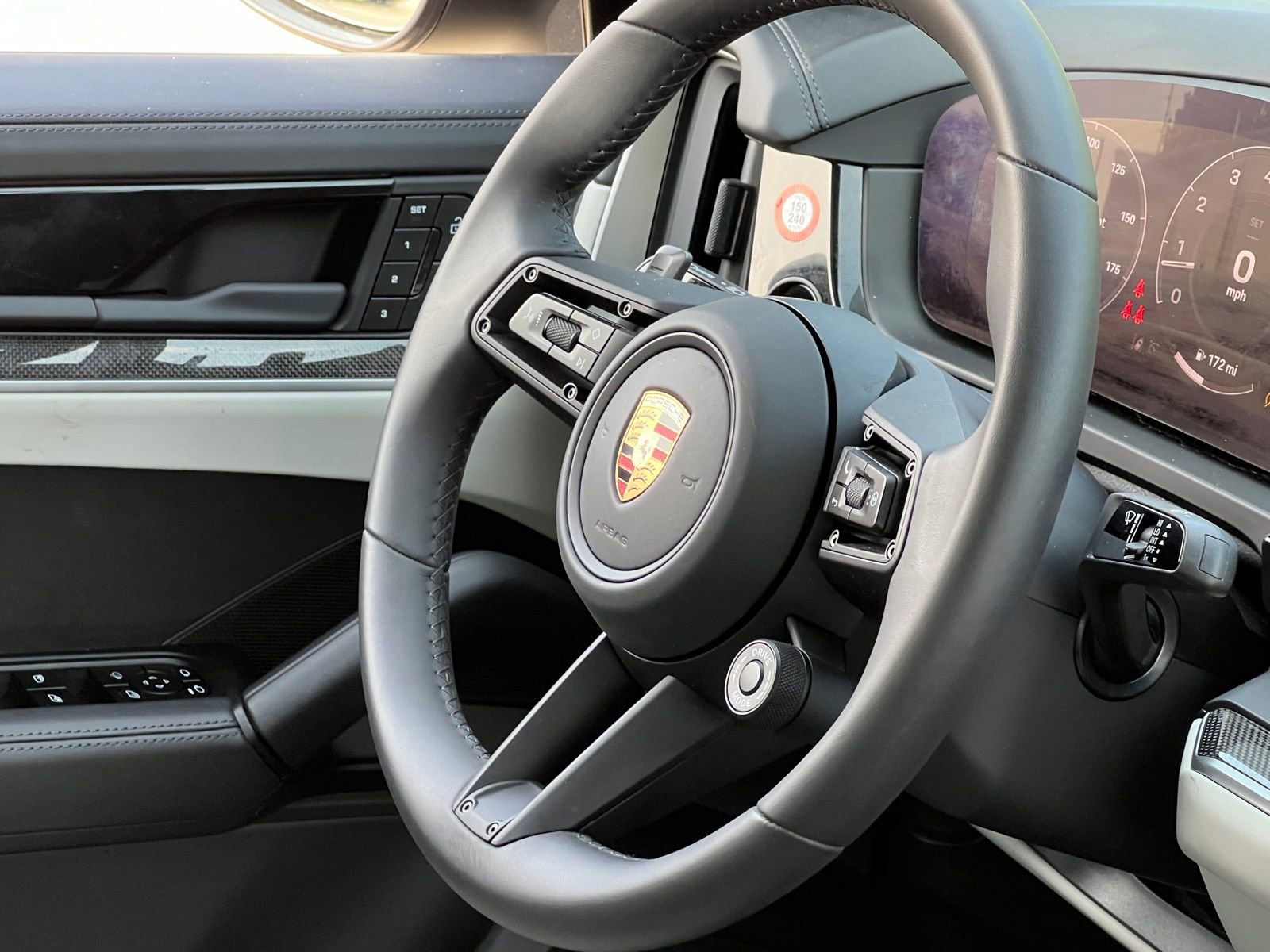 New 2025 Porsche Cayenne S image 32