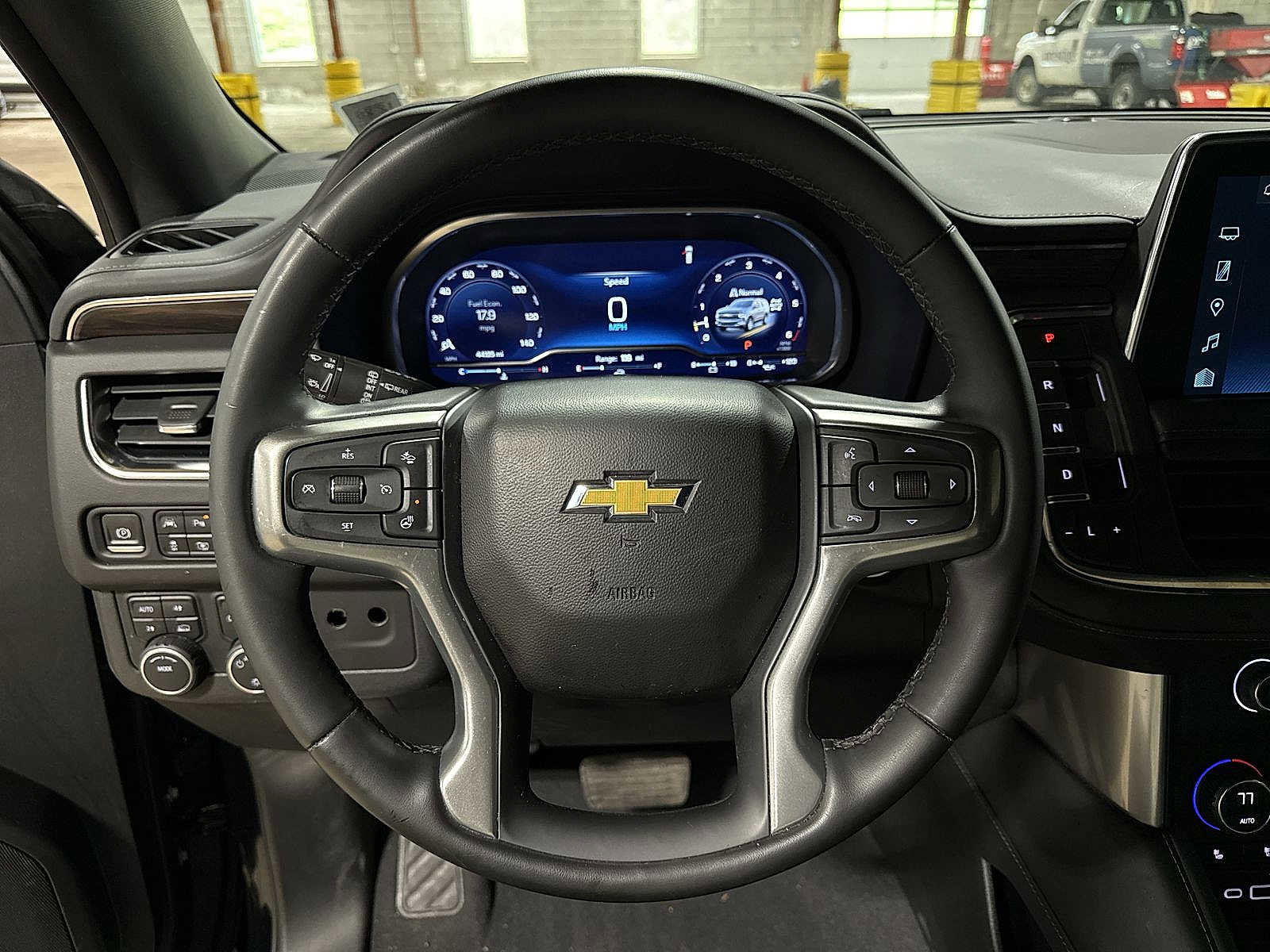 Used 2023 Chevrolet Suburban LT w/ Luxury Package AWD/4WD image 19