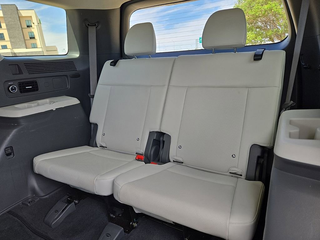 Used 2025 Hyundai Santa Fe SEL AWD/4WD image 14