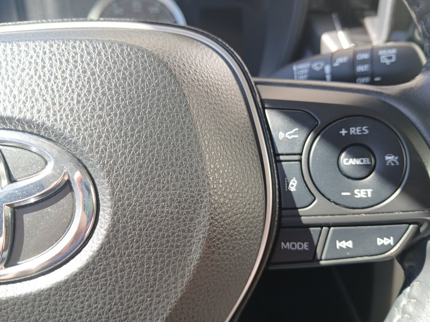 Used 2022 Toyota Corolla Cross LE image 17