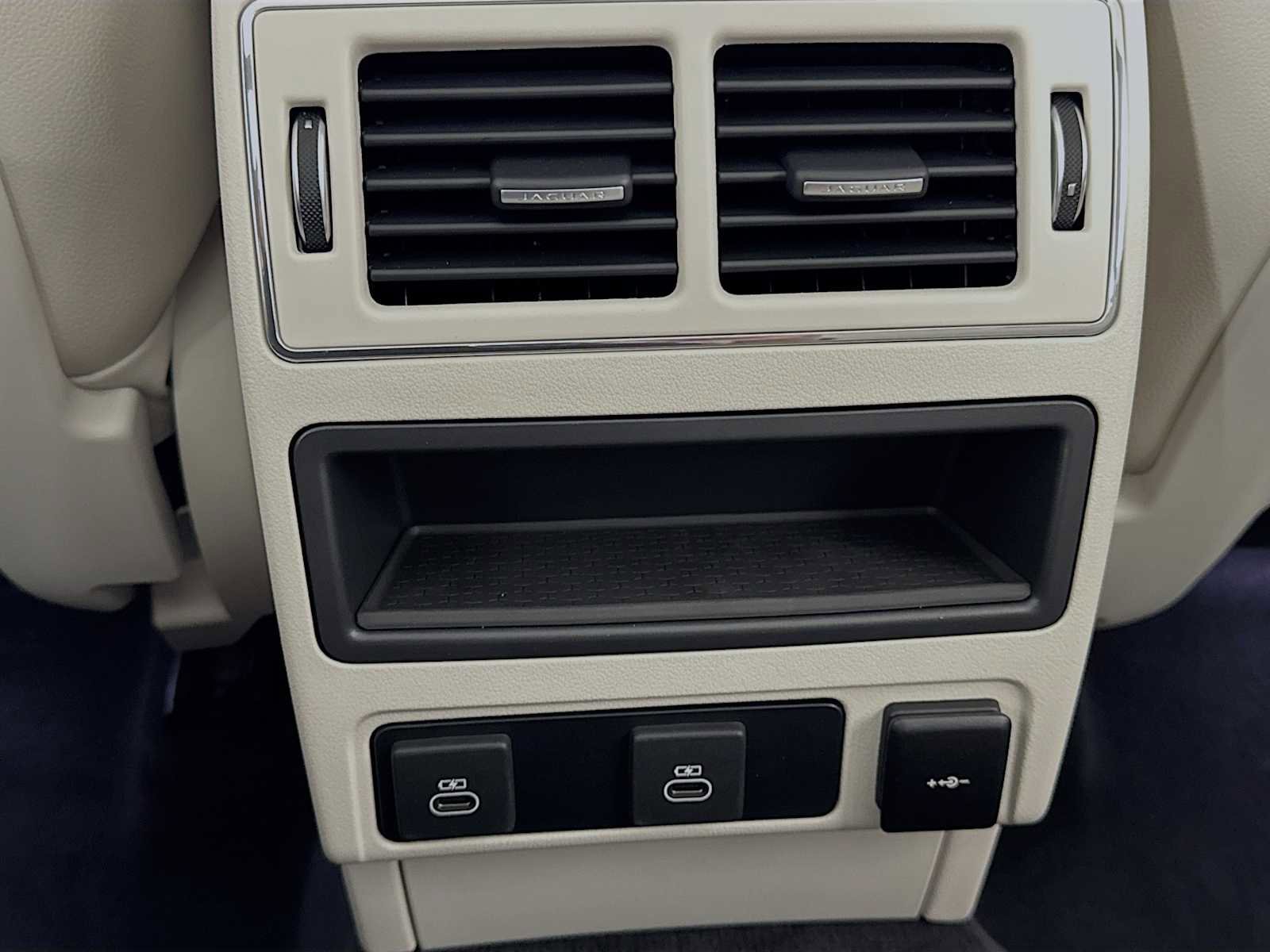 New 2025 Jaguar F-PACE R-Dynamic S image 23