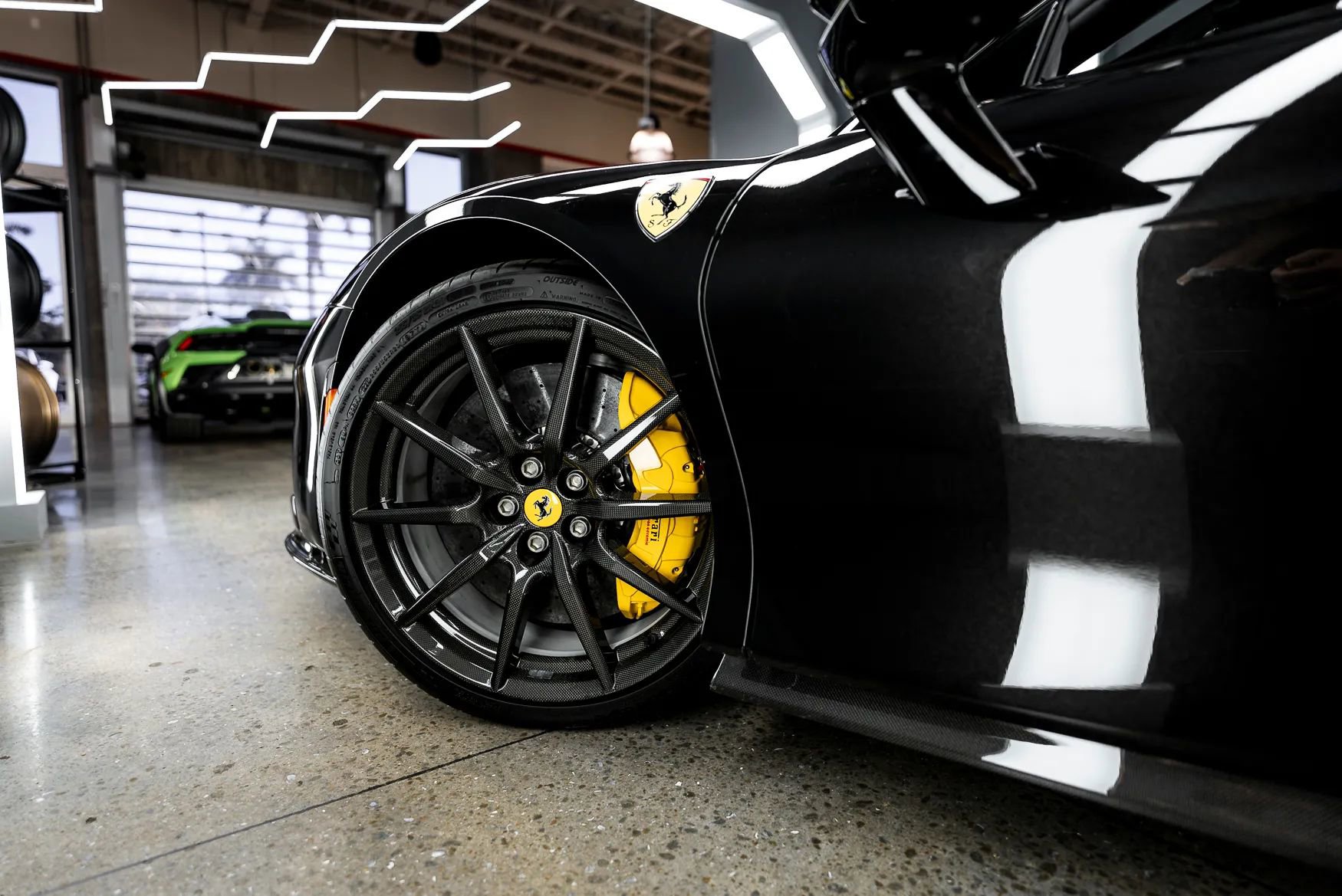 Used 2023 Ferrari SF90 Spider image 49