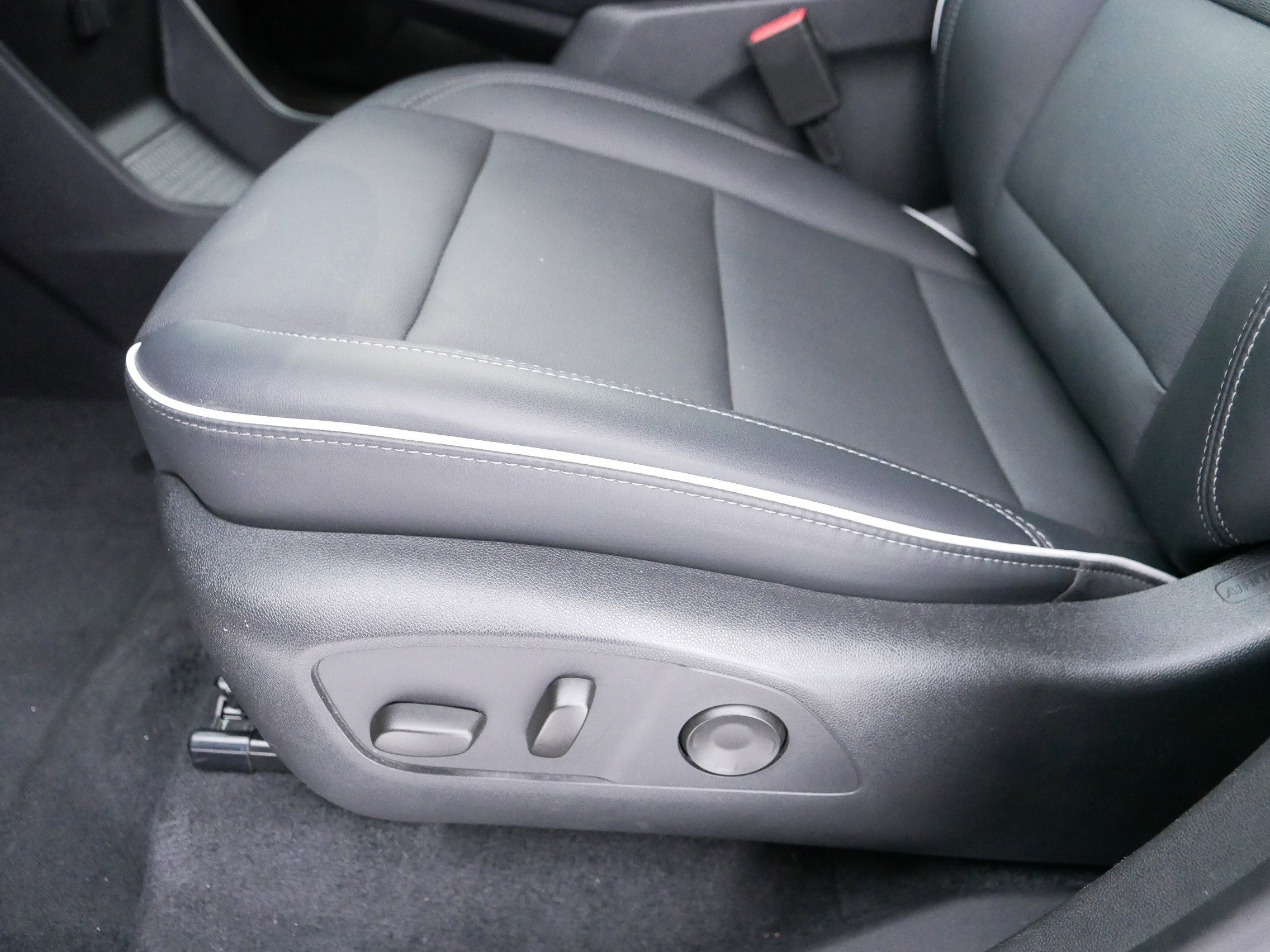 Certified 2025 Buick Enclave Preferred image 20