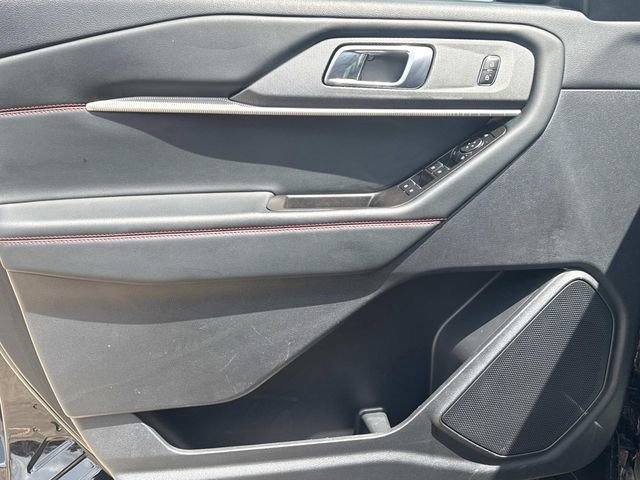 Used 2025 Ford Explorer ST-Line w/ ST-Line Street Pack AWD/4WD image 27