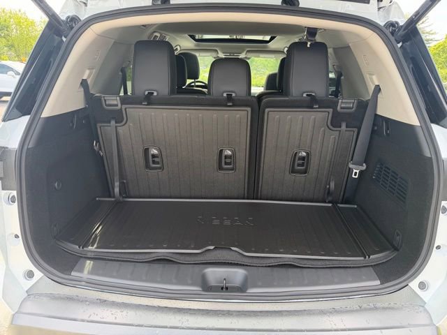 New 2026 Nissan Pathfinder SL AWD/4WD image 14