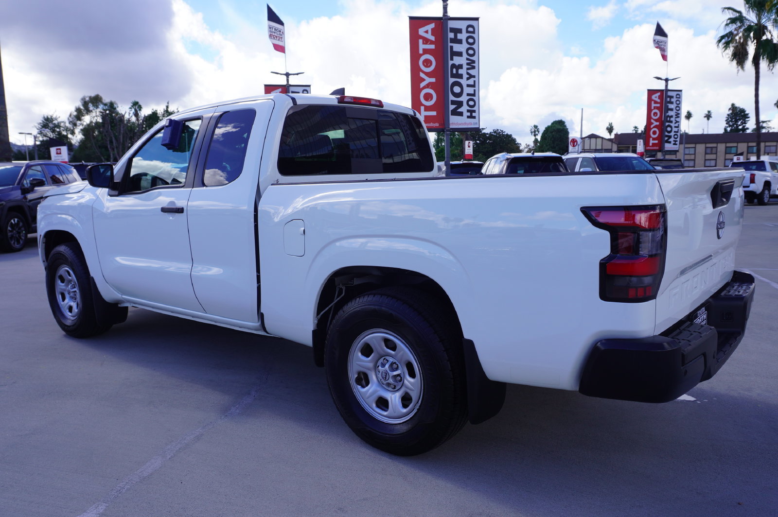 Used 2026 Nissan Frontier S w/ S Utility Package RWD image 5