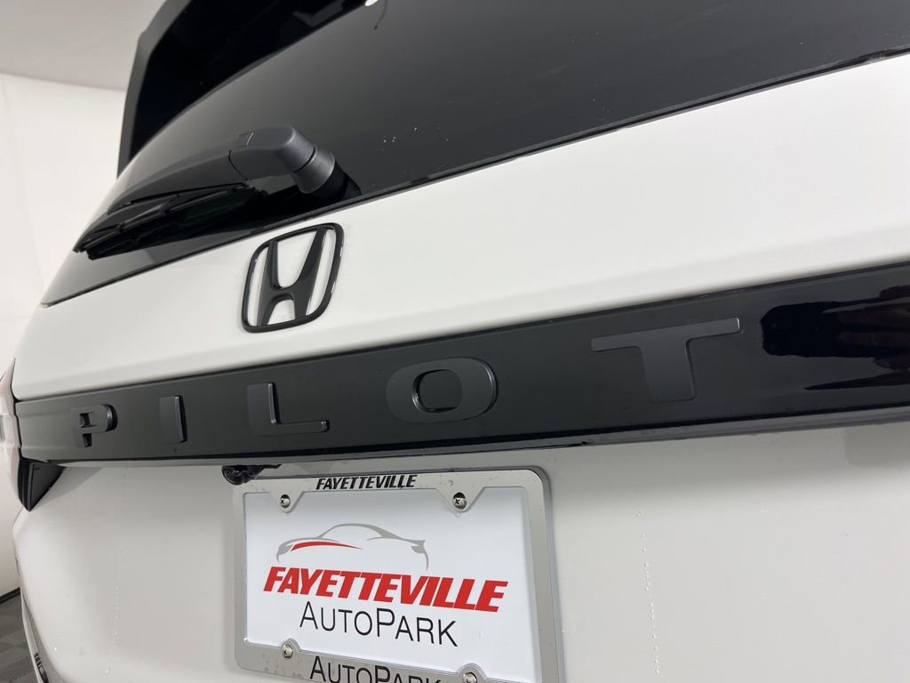 New 2026 Honda Pilot Touring image 15