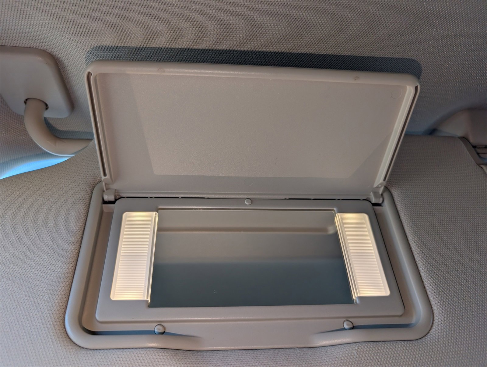 Used 2020 Ford Explorer XLT w/ Equipment Group 202A image 36