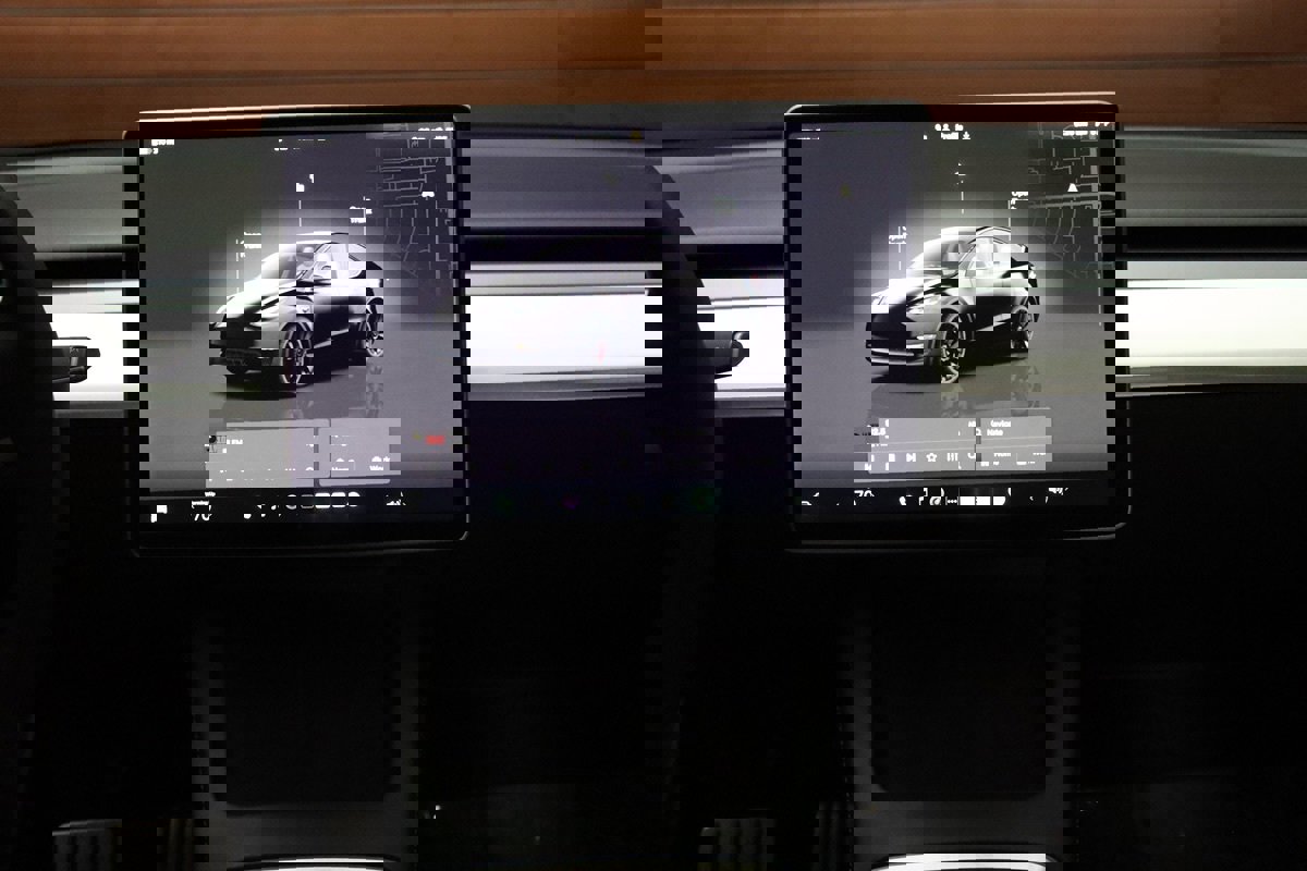 Used 2022 Tesla Model Y Performance image 11