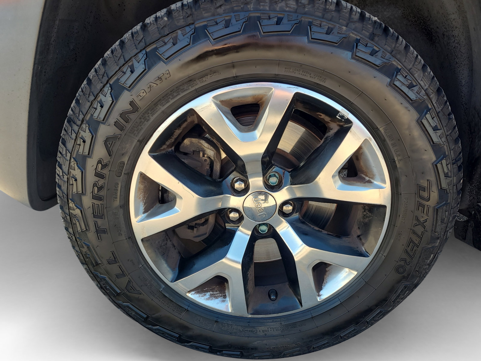Used 2015 Jeep Cherokee Trailhawk AWD/4WD image 11