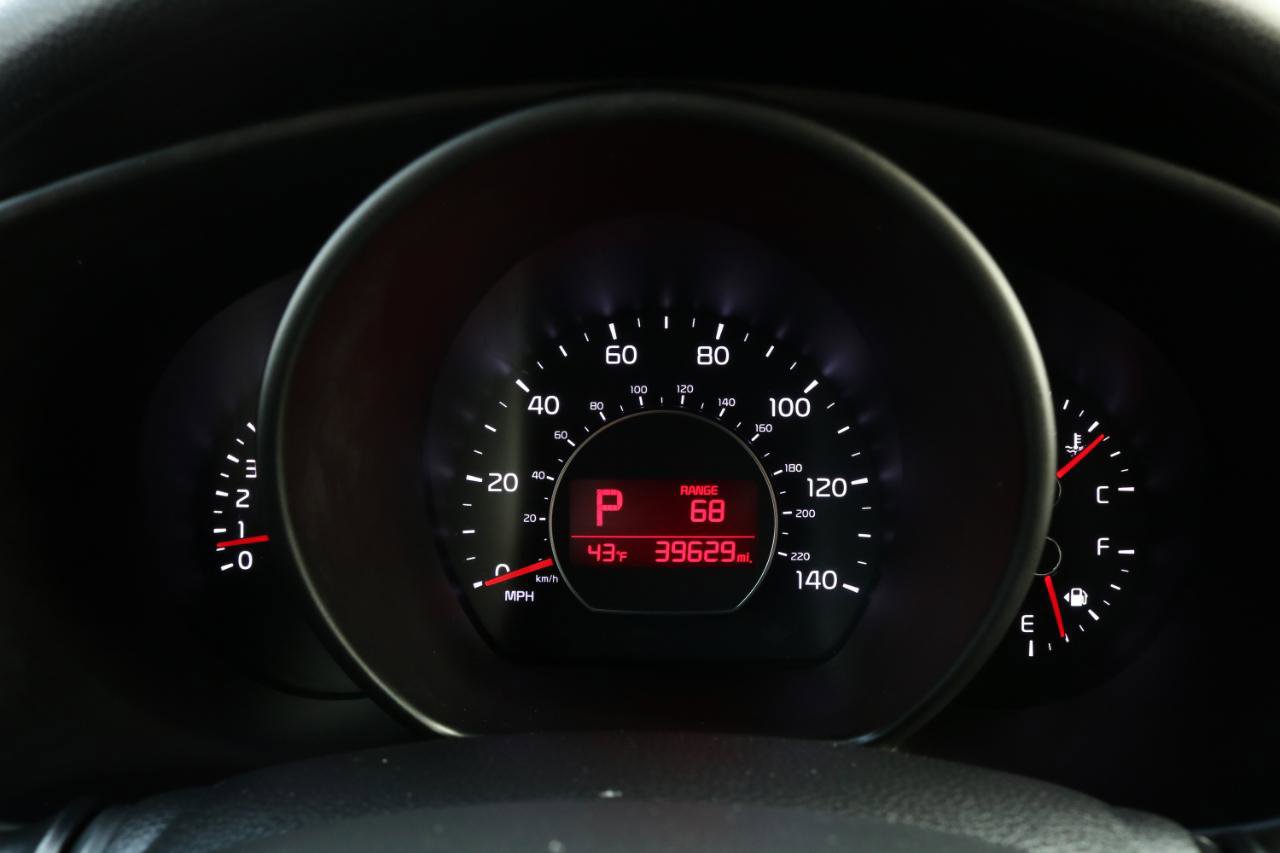 Used 2016 Kia Soul + FWD image 26