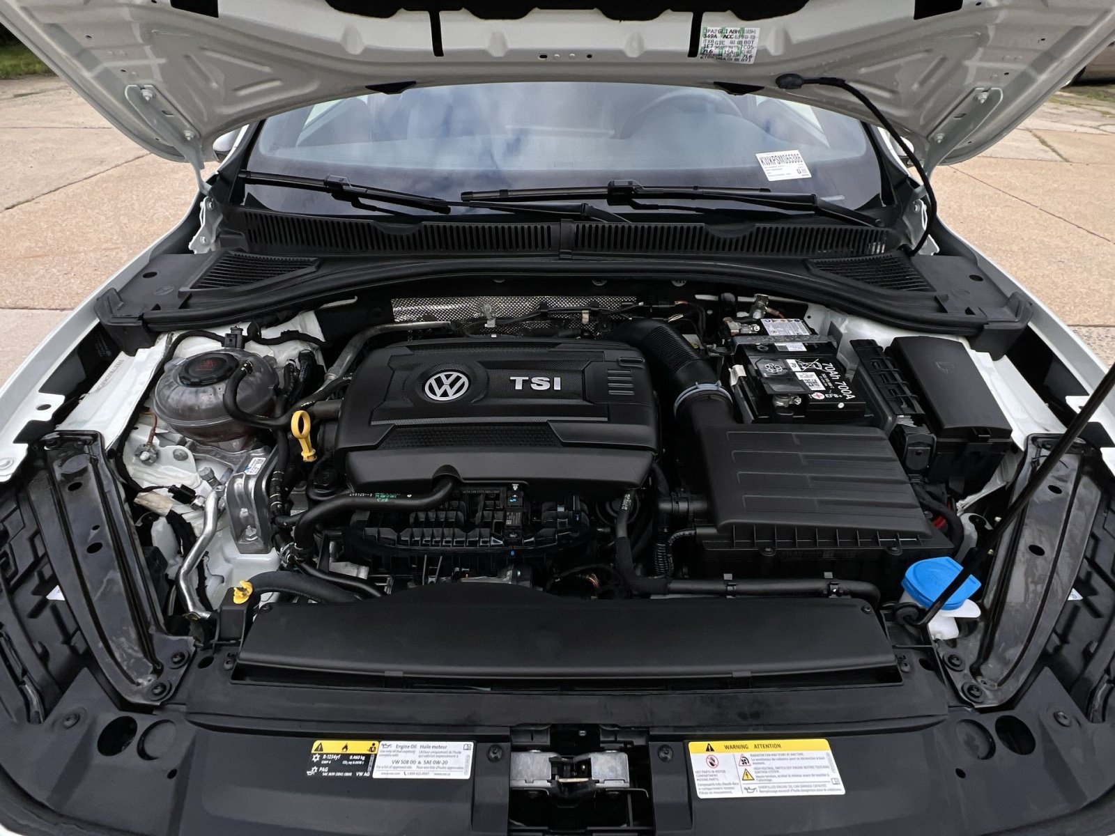 Used 2025 Volkswagen Jetta GLI Autobahn FWD image 32