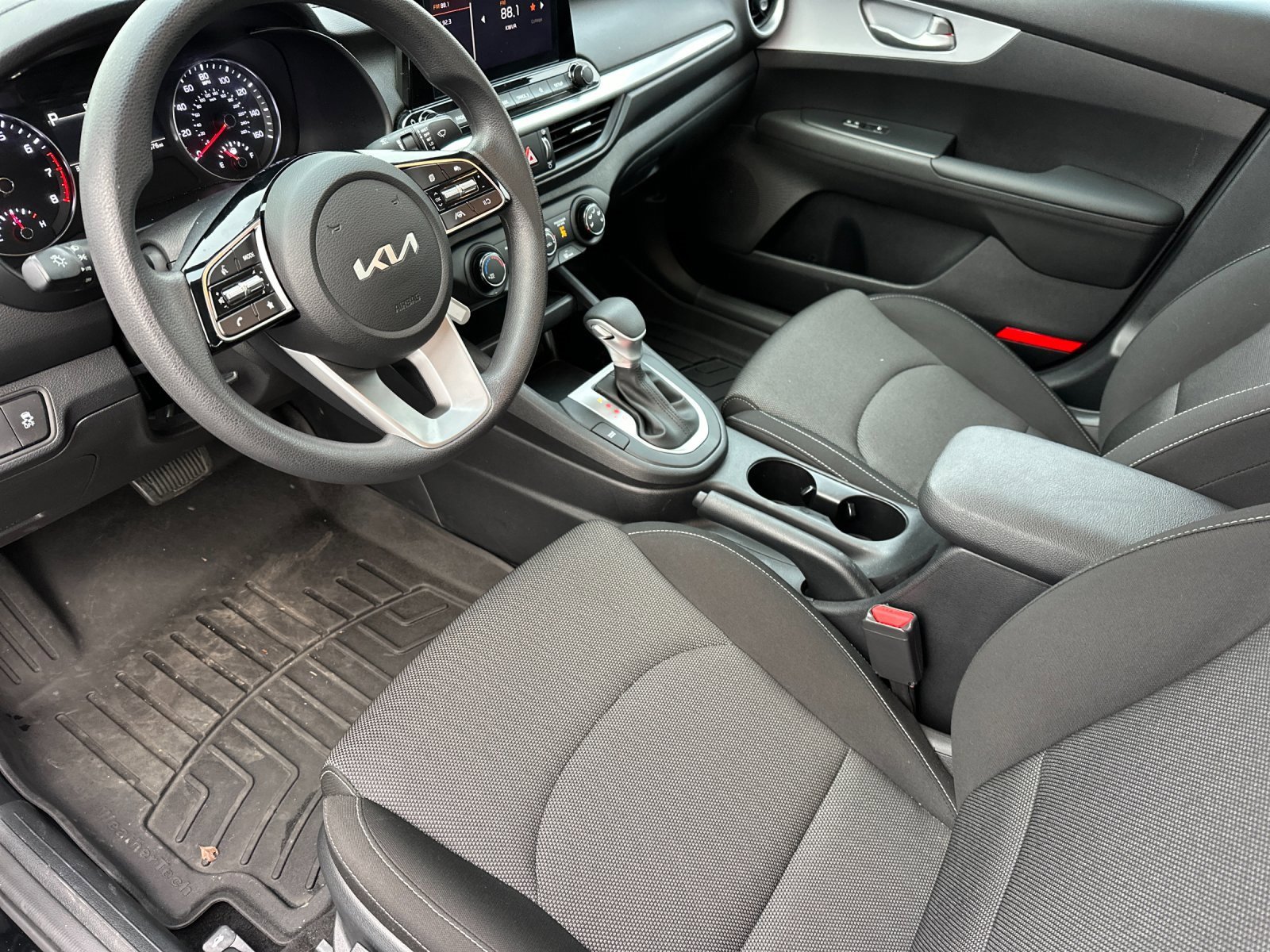 Used 2024 Kia Forte LXS image 10