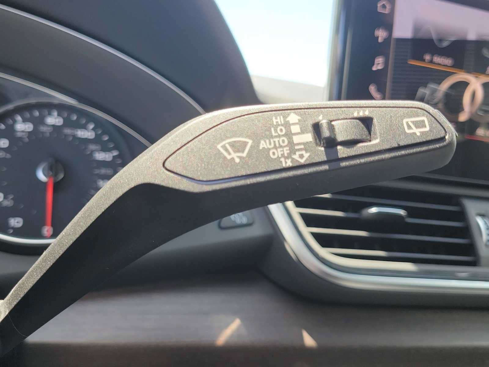 Certified 2025 Audi Q5 2.0T Premium AWD/4WD image 23