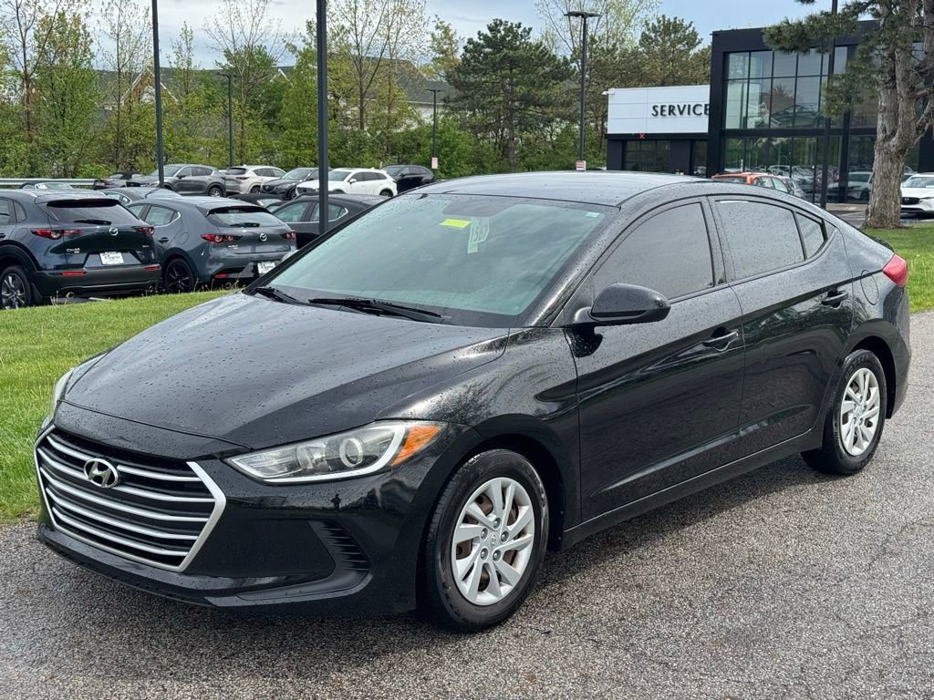 Used 2018 Hyundai Elantra SE image 1
