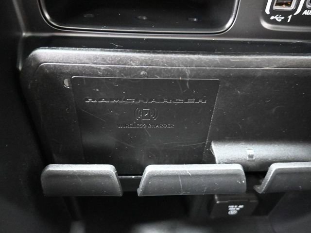 Used 2020 RAM 3500 Limited image 31