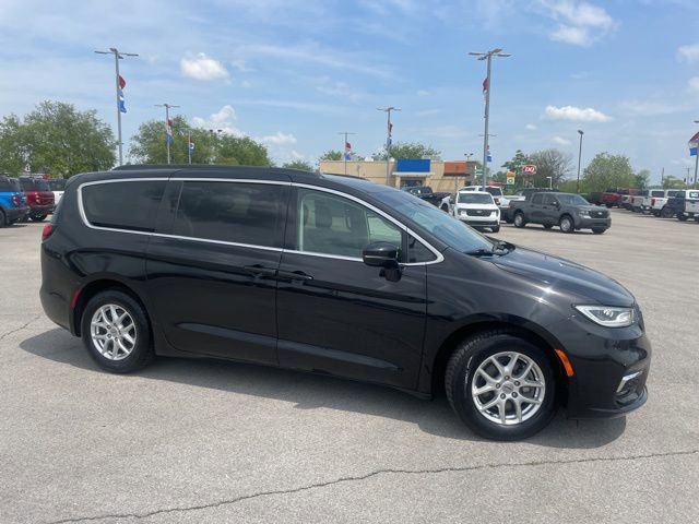 Used 2022 Chrysler Pacifica Touring-L FWD video 2