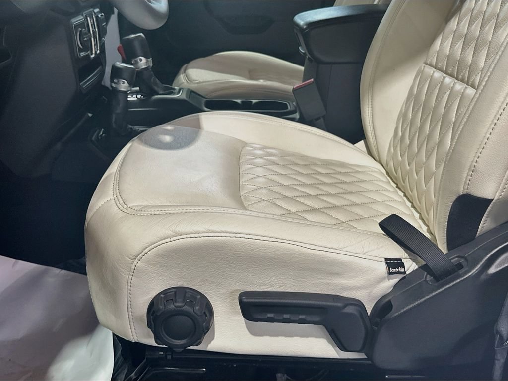 Used 2023 Jeep Wrangler Unlimited Sport AWD/4WD image 18