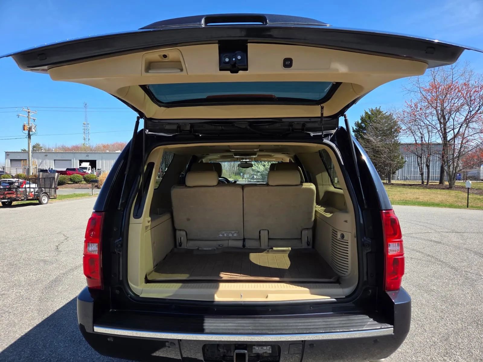 Used 2013 Chevrolet Suburban LTZ AWD/4WD image 22