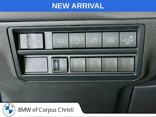 Used 2025 Toyota Tundra Limited AWD/4WD image 11