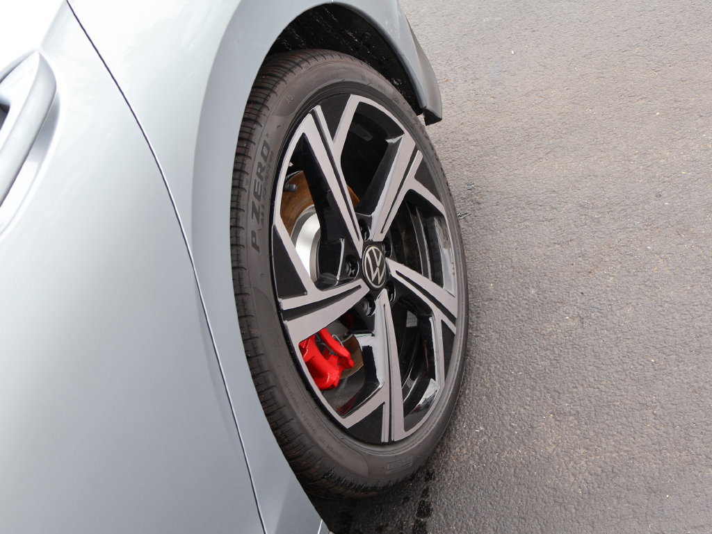 New 2026 Volkswagen GTI SE FWD image 36