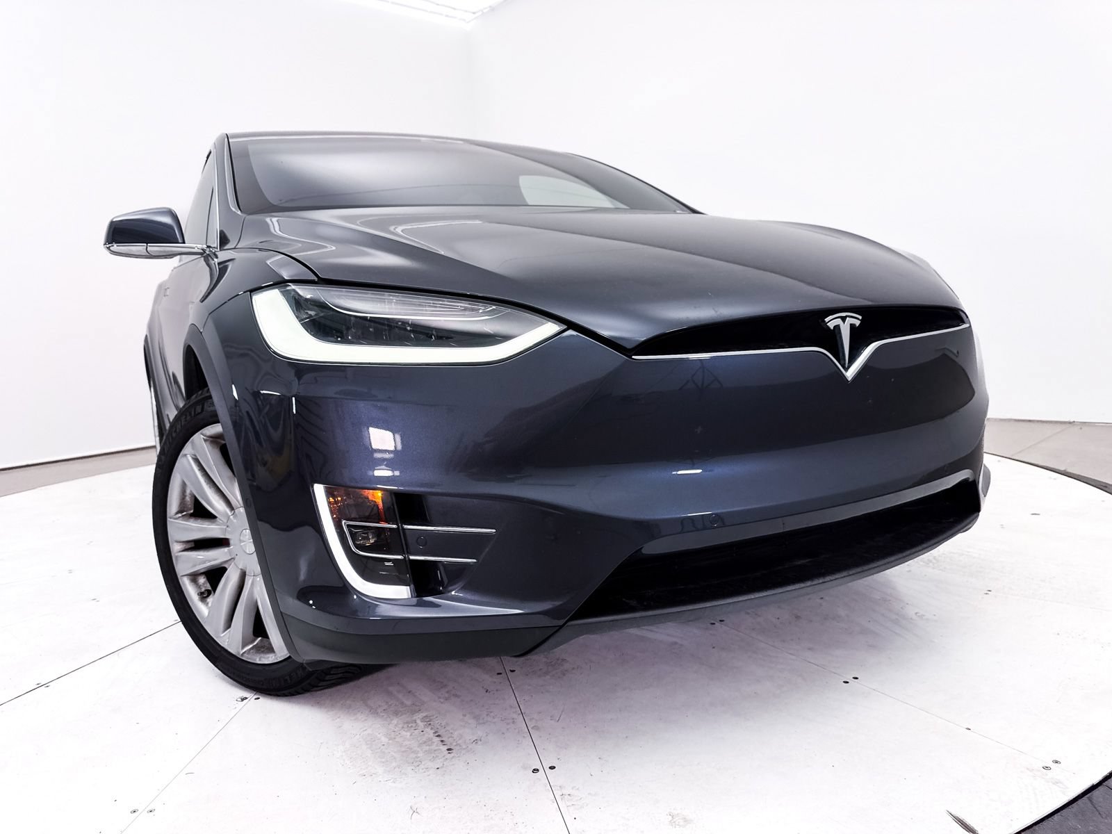 Used 2016 Tesla Model X Performance AWD/4WD image 7