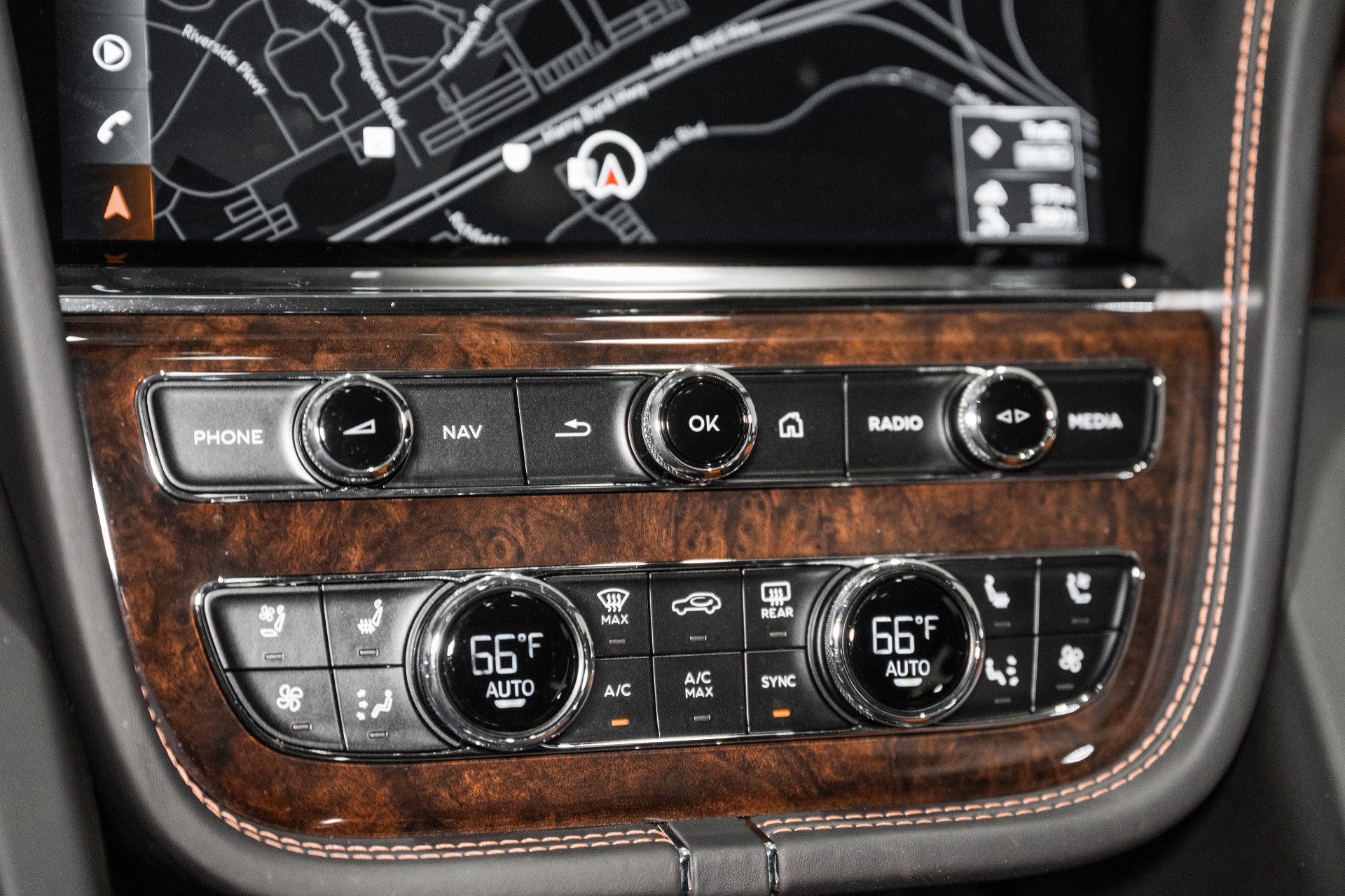 Used 2022 Bentley Bentayga image 38