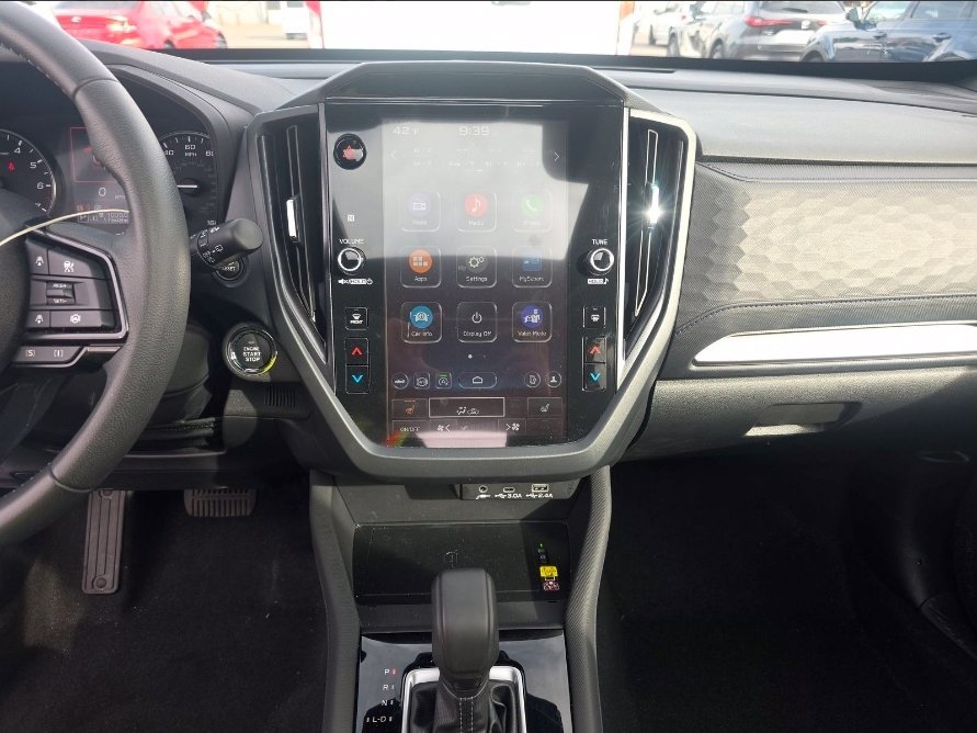 Used 2025 Subaru Forester Premium AWD/4WD image 12