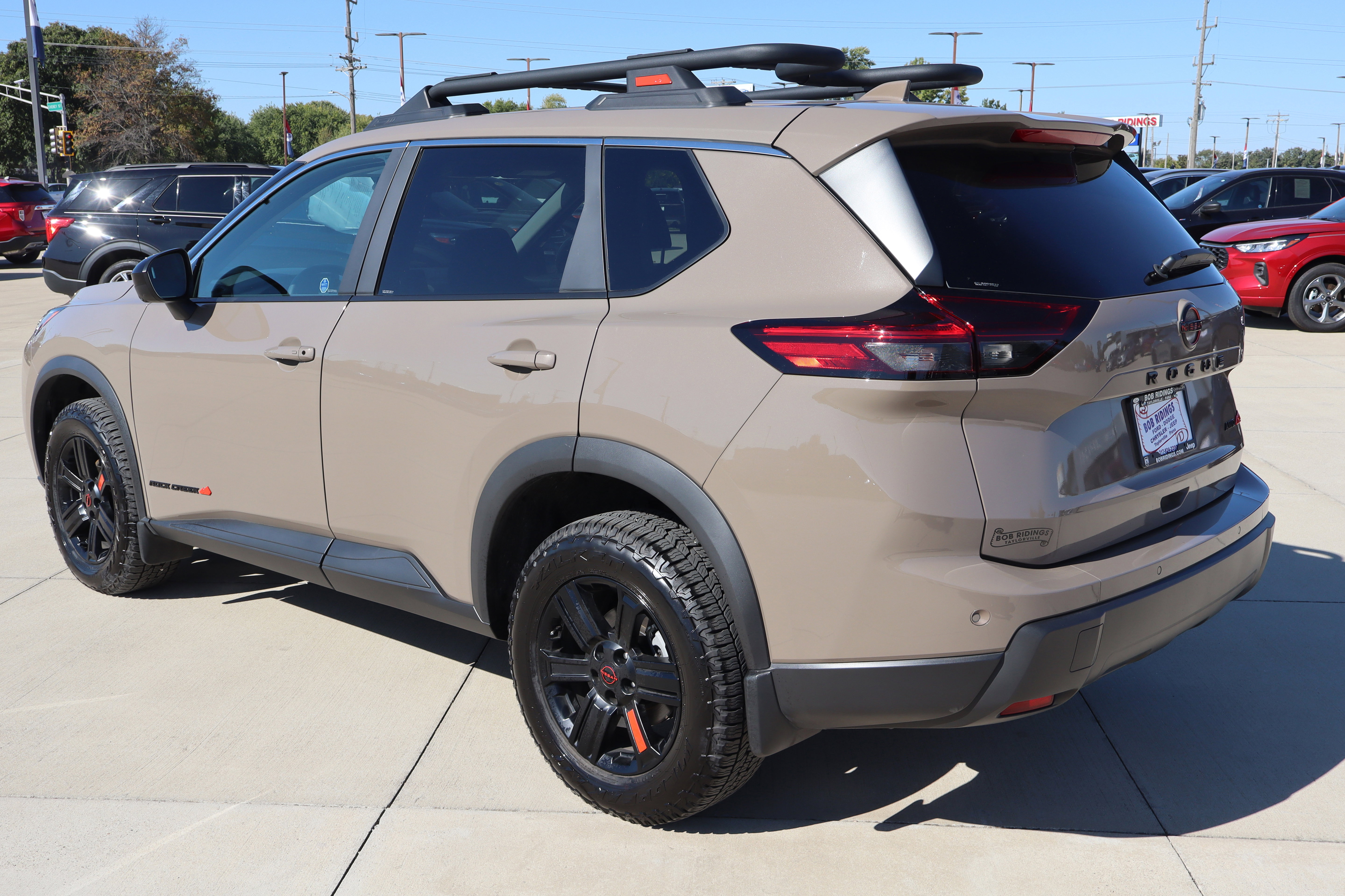 Used 2025 Nissan Rogue SV image 8