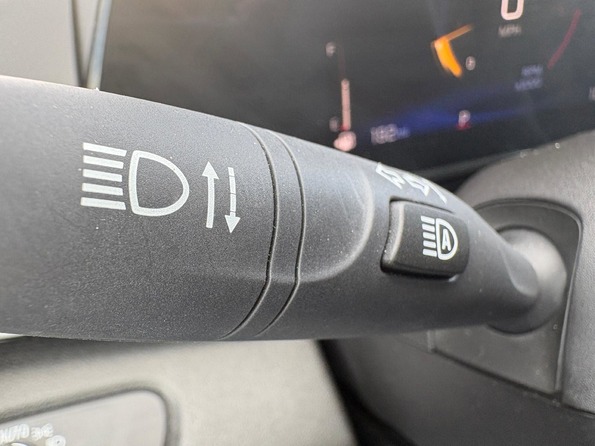 Used 2024 Chevrolet Trax RS w/ Sunroof Package image 19