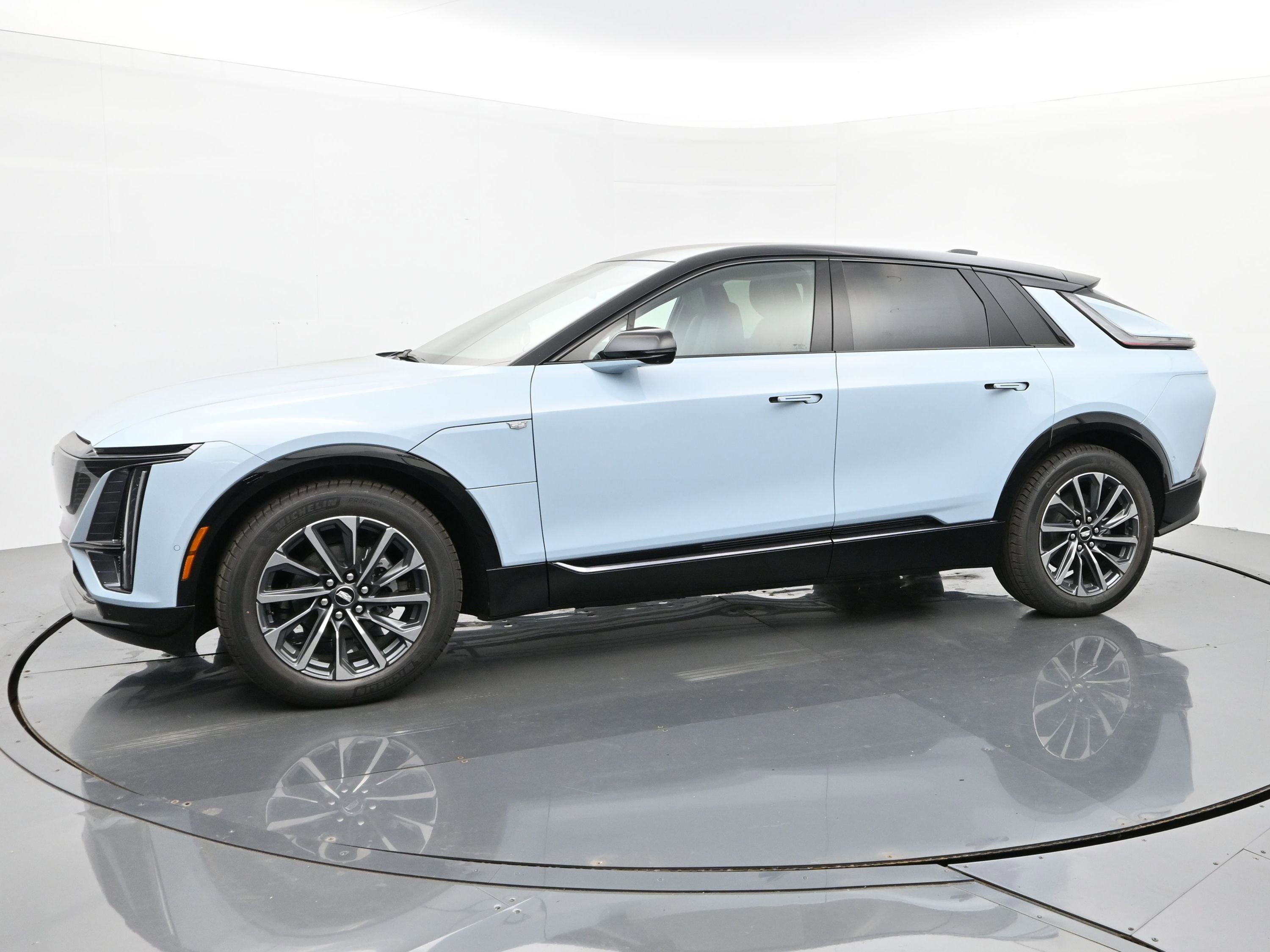 New 2026 Cadillac Lyriq Sport image 2