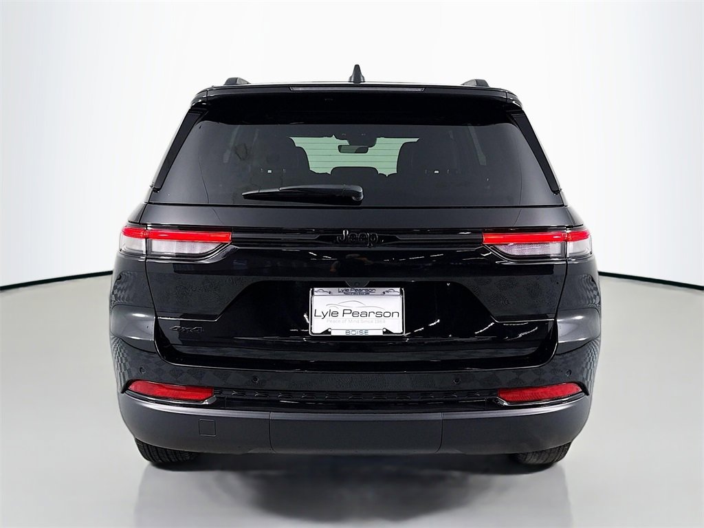 Used 2025 Jeep Grand Cherokee Altitude w/ Trailer Tow Package image 10