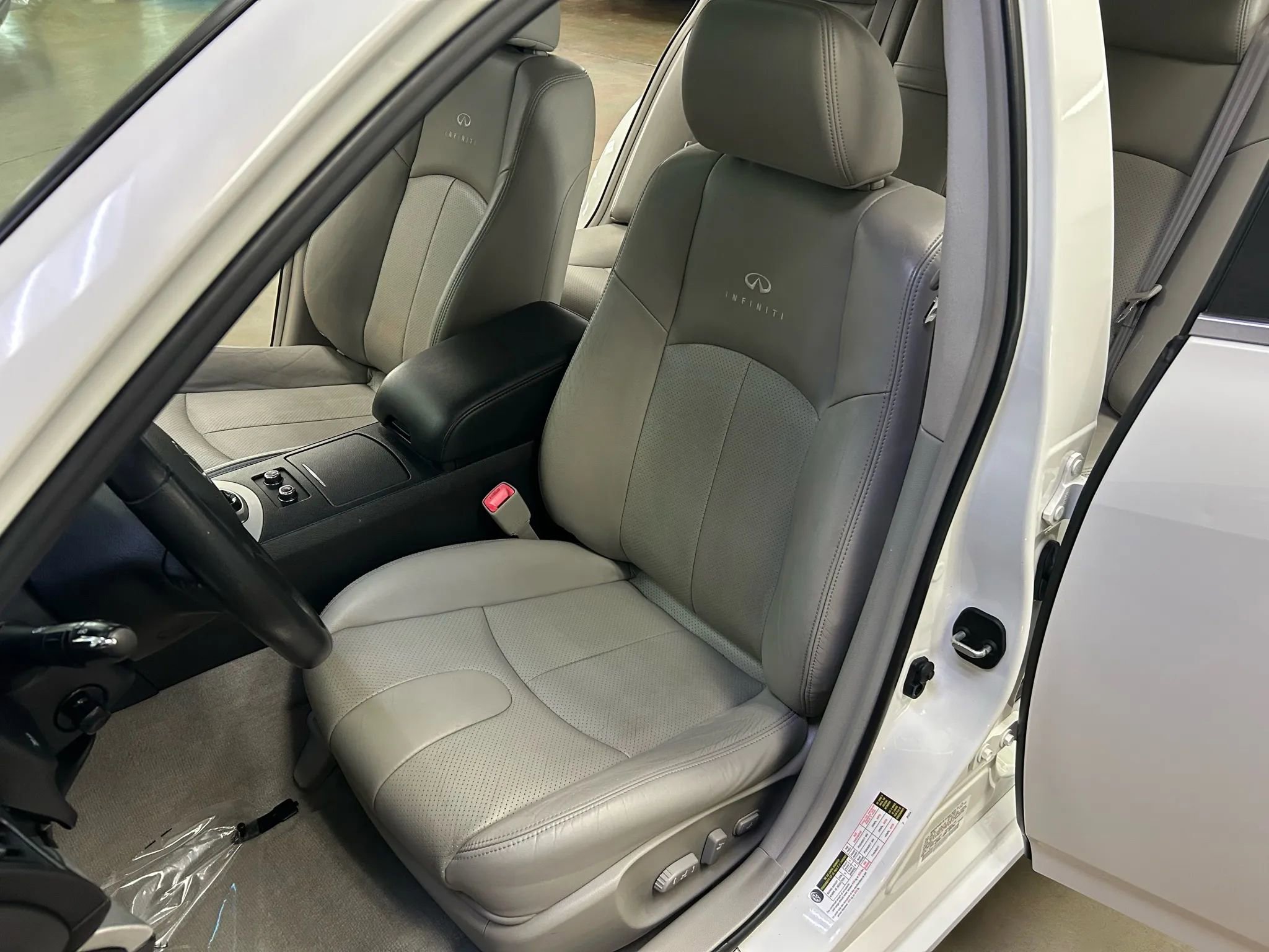 Used 2009 INFINITI G37 Journey w/ Premium Pkg image 8