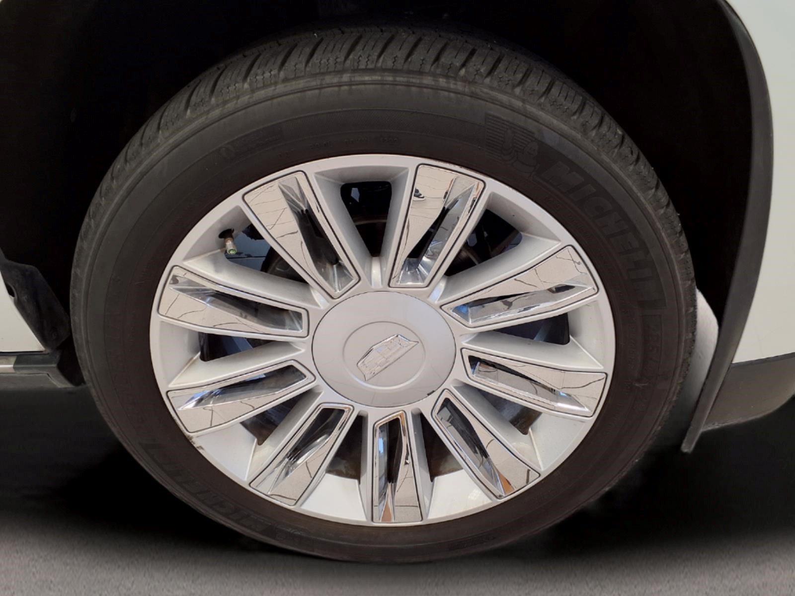Used 2019 Cadillac Escalade ESV Platinum AWD/4WD image 8