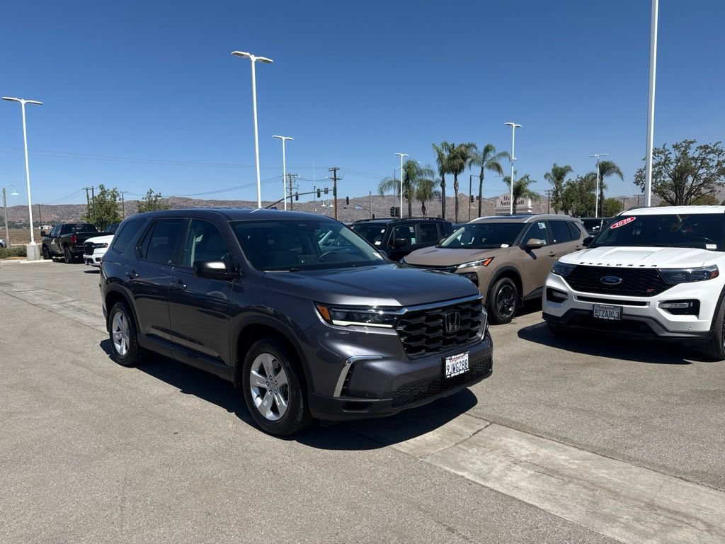 Used 2024 Honda Pilot LX image 2