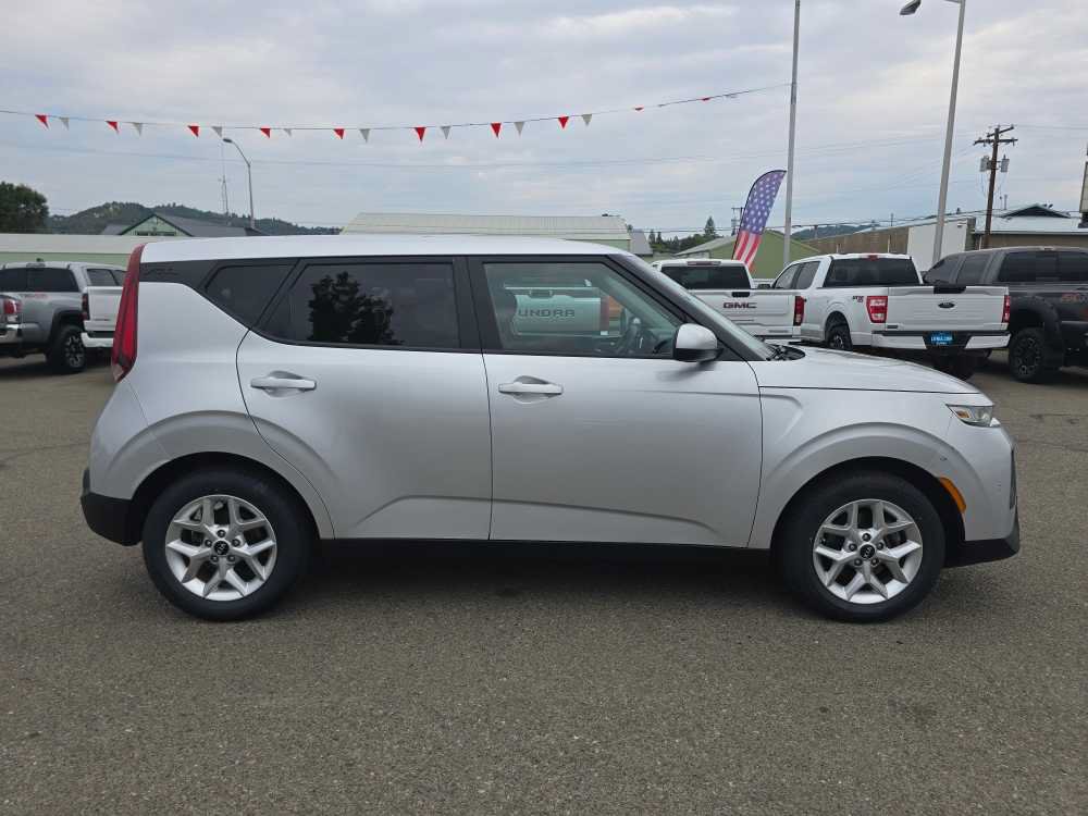 Used 2021 Kia Soul S FWD image 6