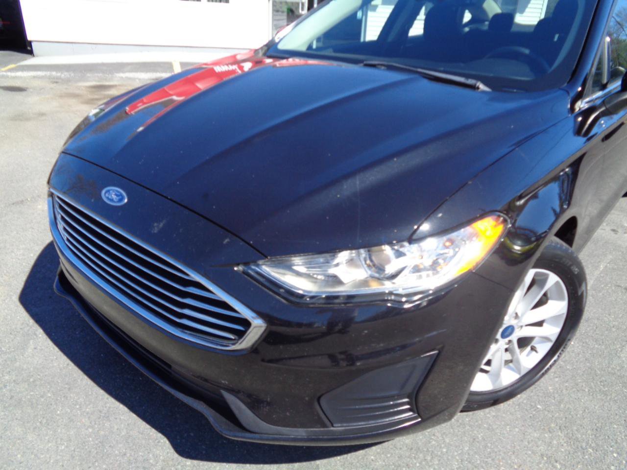 Used 2020 Ford Fusion SE FWD image 21