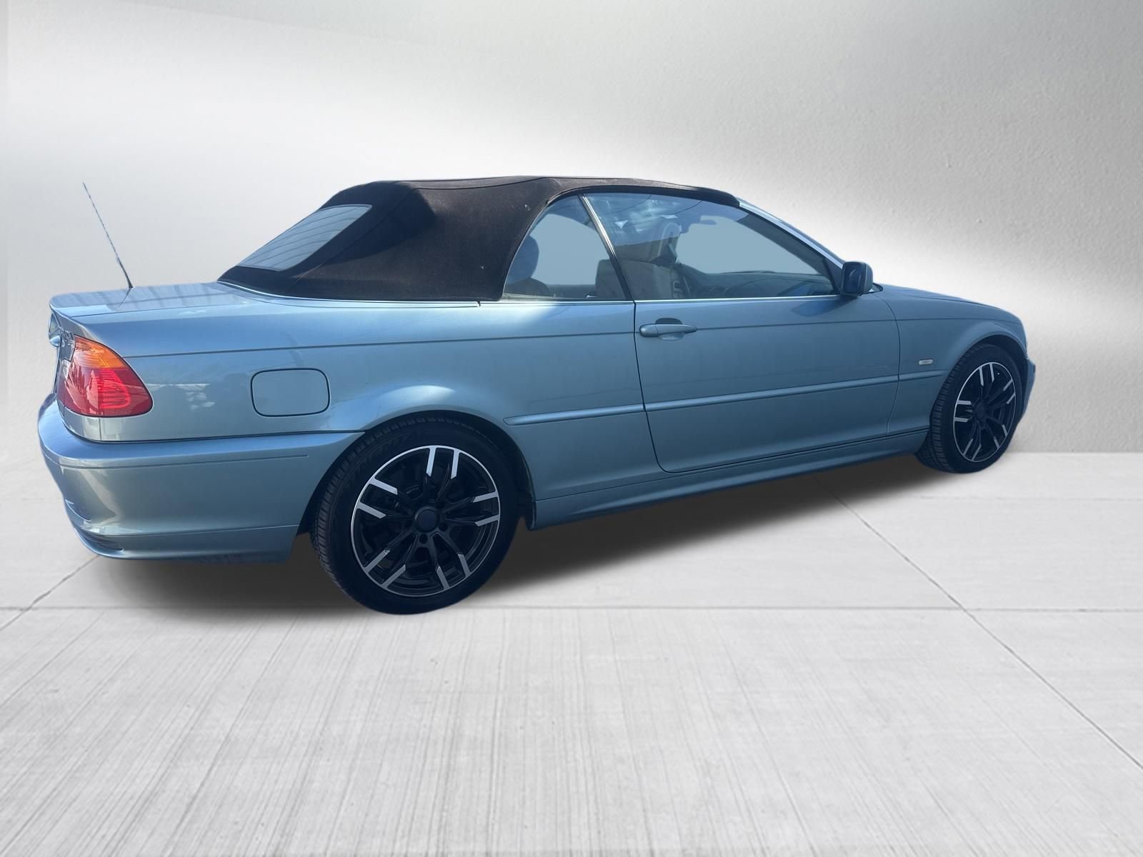Used 2003 BMW 330Ci Convertible image 8