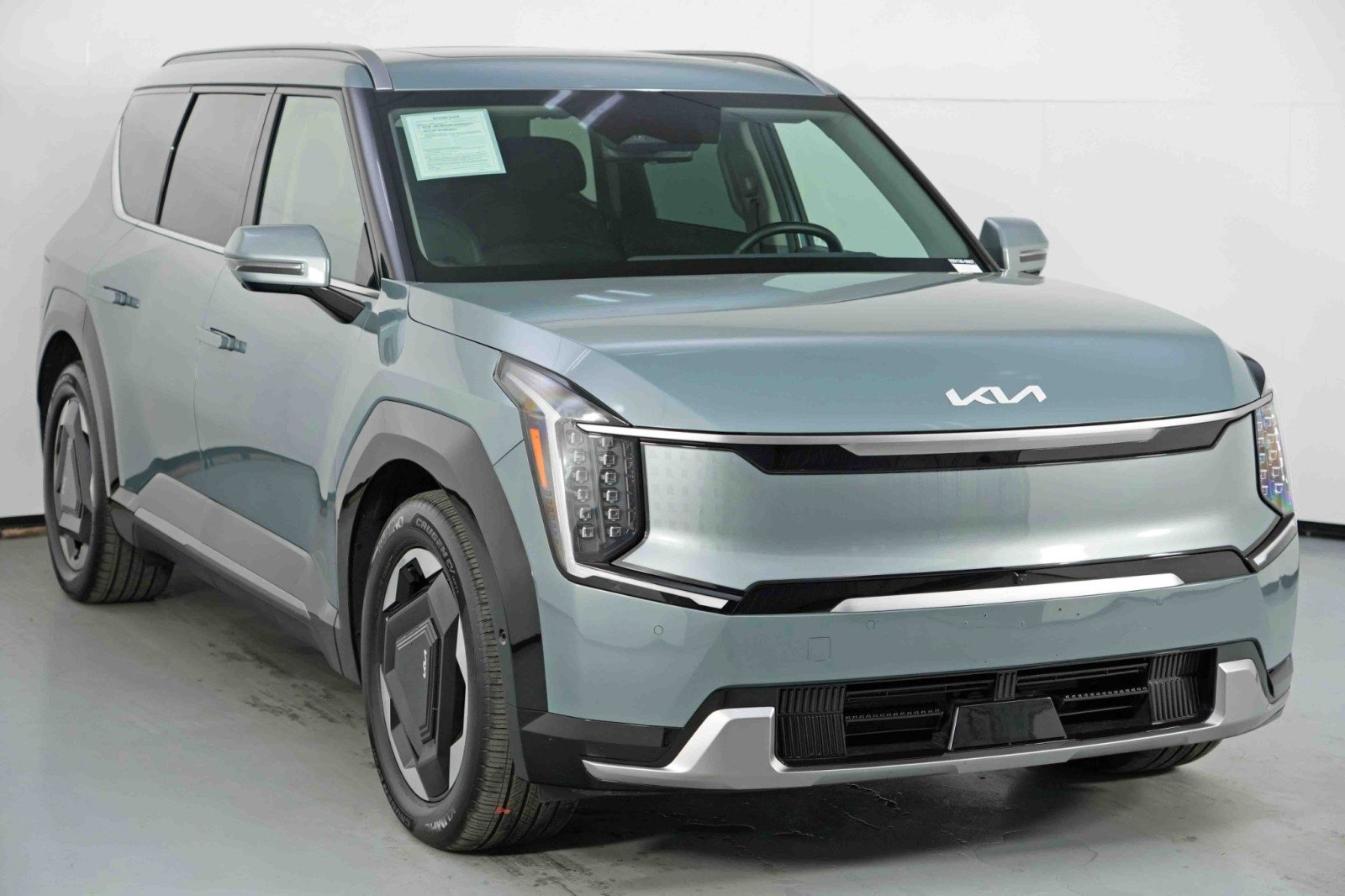 Used 2024 Kia EV9 Land image 59