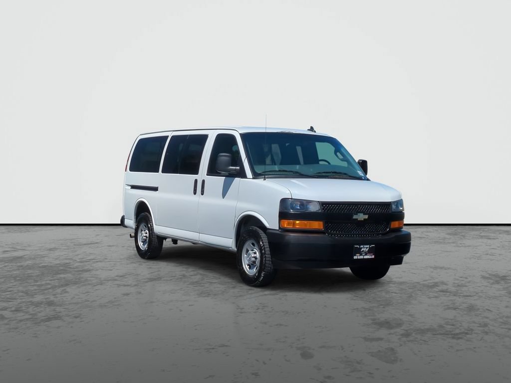 Used 2023 Chevrolet Express 3500 LS RWD image 2