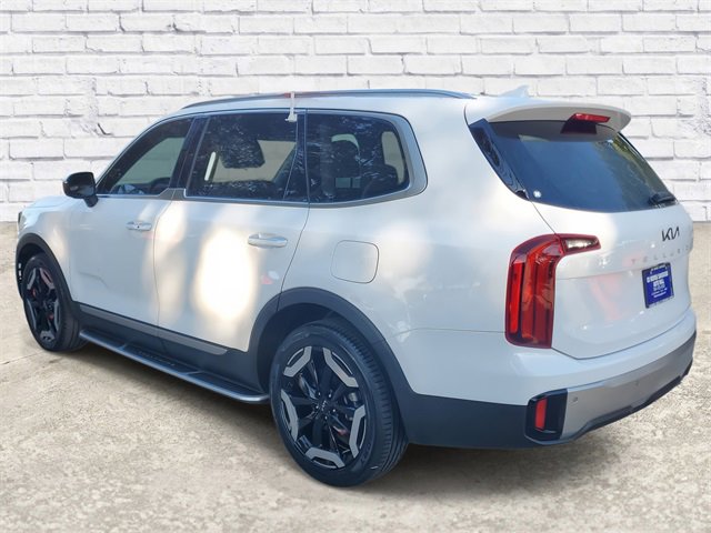 Used 2023 Kia Telluride S w/ S Sunroof Package image 2