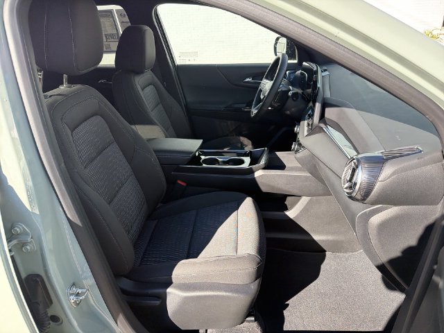 Used 2025 Chevrolet Equinox LT w/ Safety and Technology Package FWD image 33
