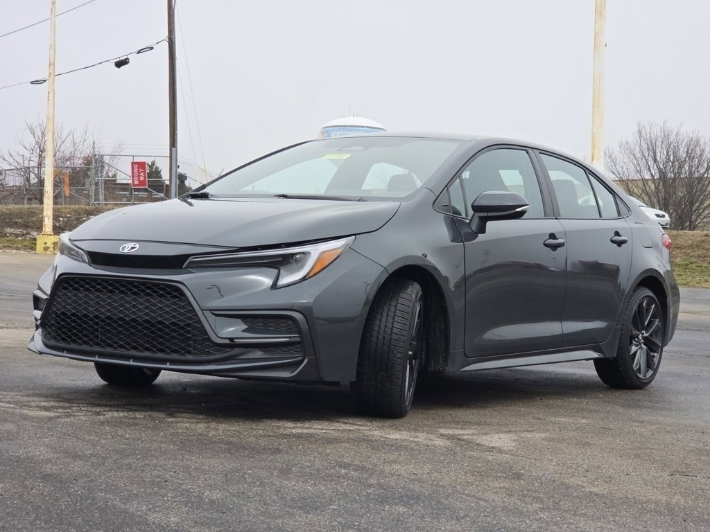 Used 2025 Toyota Corolla SE image 18