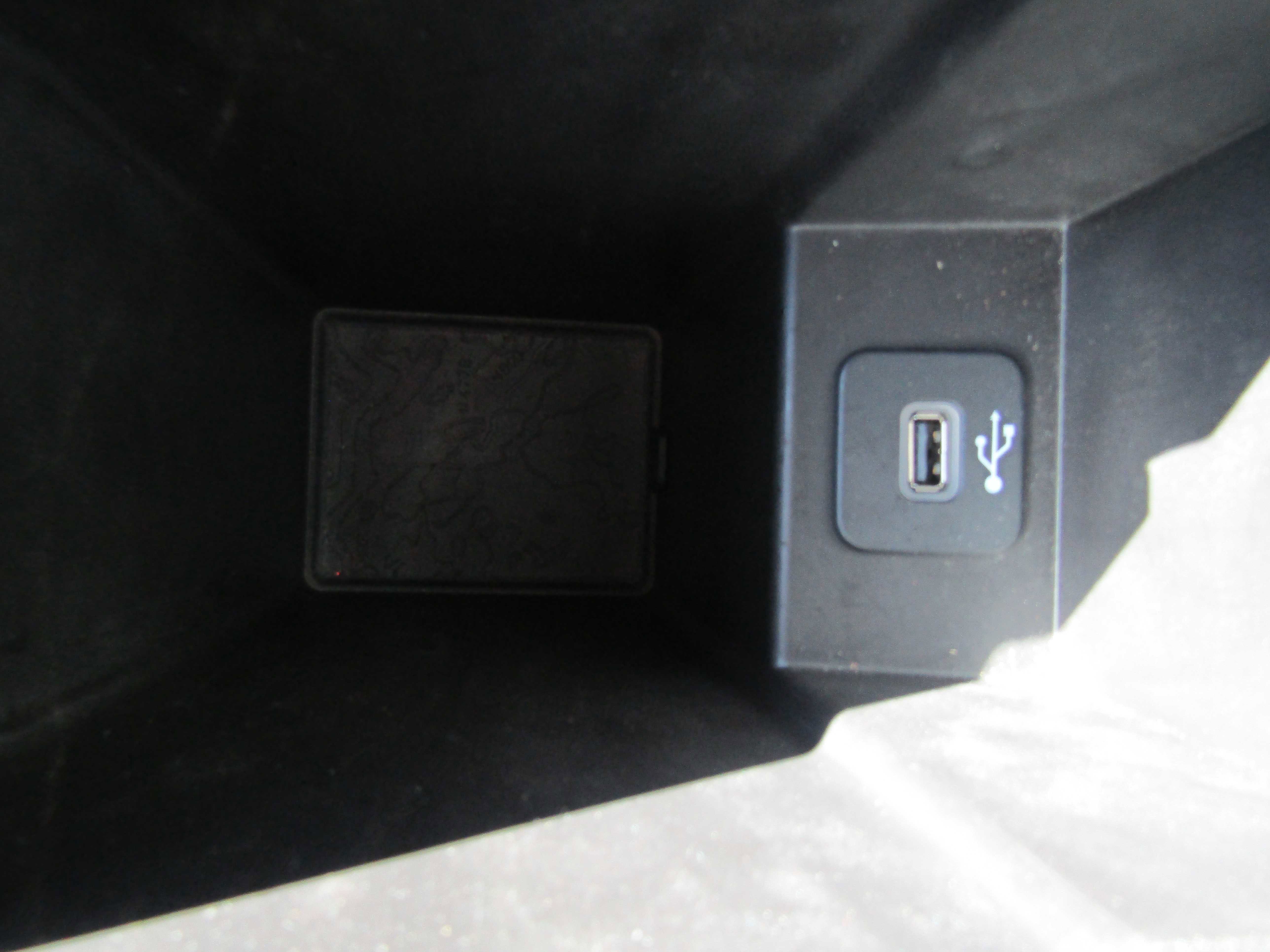 Used 2016 Jeep Renegade 75th Anniversary image 23